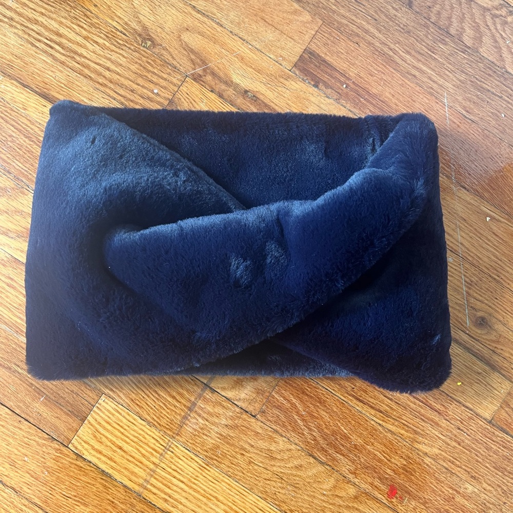 La Fiorentina Navy Blue Faux Fur Neck Muffler